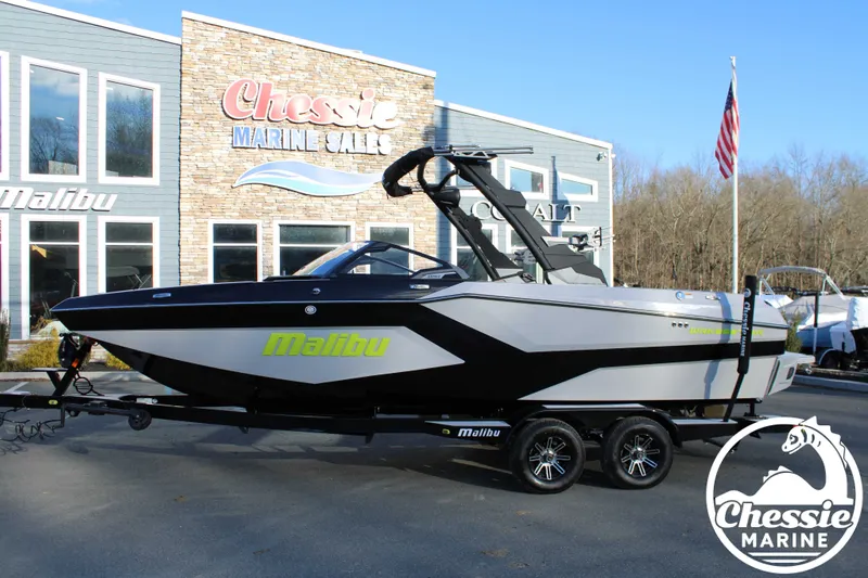 Slide: The Image of Malibu Wakesetter 23 MXZ 2026 - 2