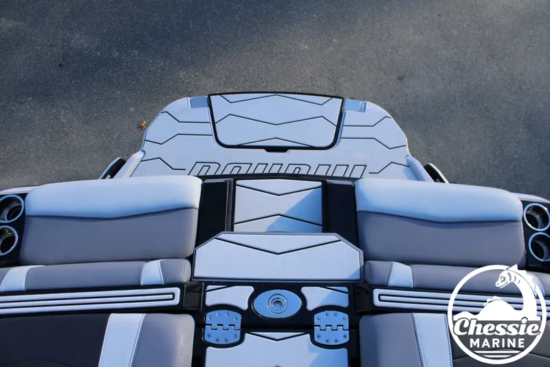 Slide: The Image of Malibu Wakesetter 23 MXZ 2026 - 23