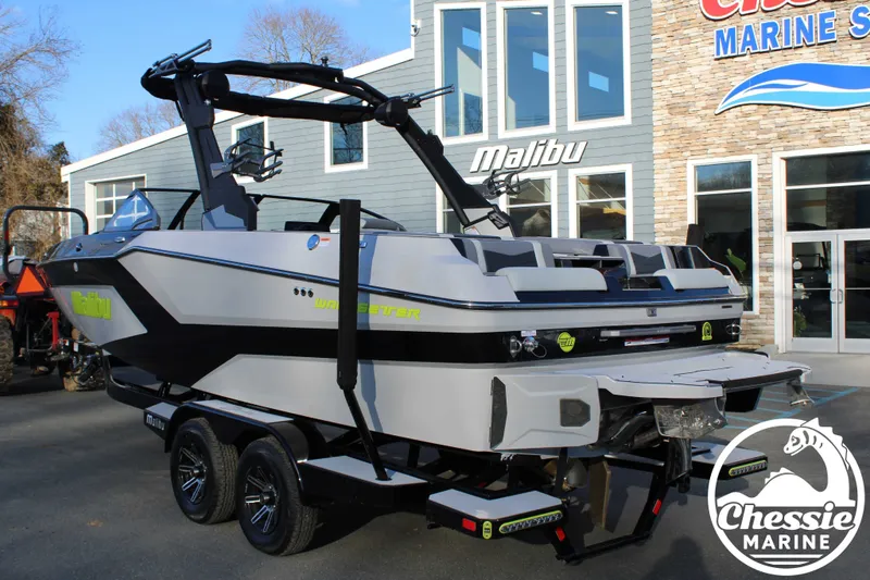 Slide: The Image of Malibu Wakesetter 23 MXZ 2026 - 3