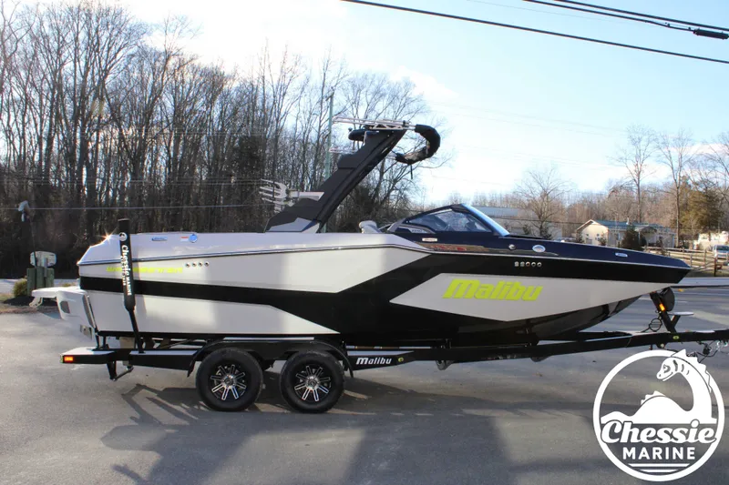 Slide: The Image of Malibu Wakesetter 23 MXZ 2026 - 6