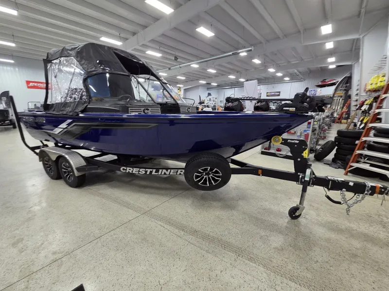 Slide: The Image of Crestliner 1950 Fish Hawk 2025 - 12