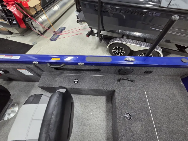 Slide: The Image of Crestliner 1950 Fish Hawk 2025 - 17