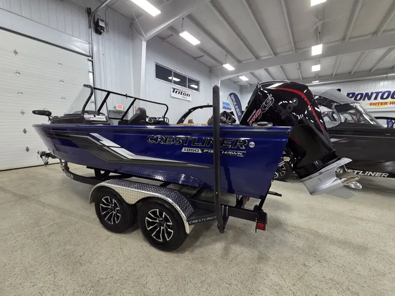 Slide: The Image of Crestliner 1950 Fish Hawk 2025 - 3