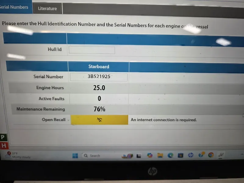 Slide: The Image of Crestliner 1950 Fish Hawk 2025 - 43