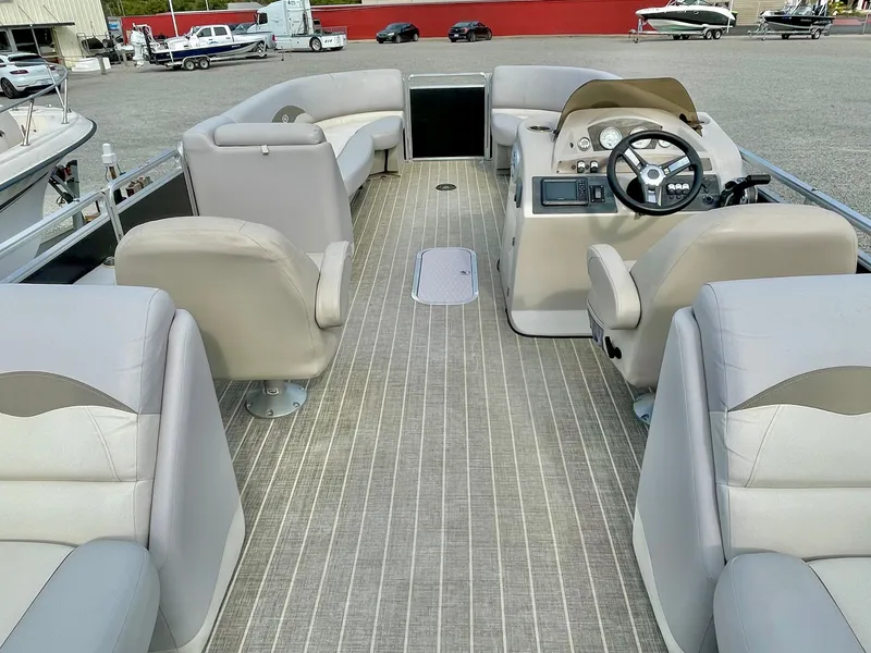 Slide: The Image of Harris Cruiser 240 2016 - 14