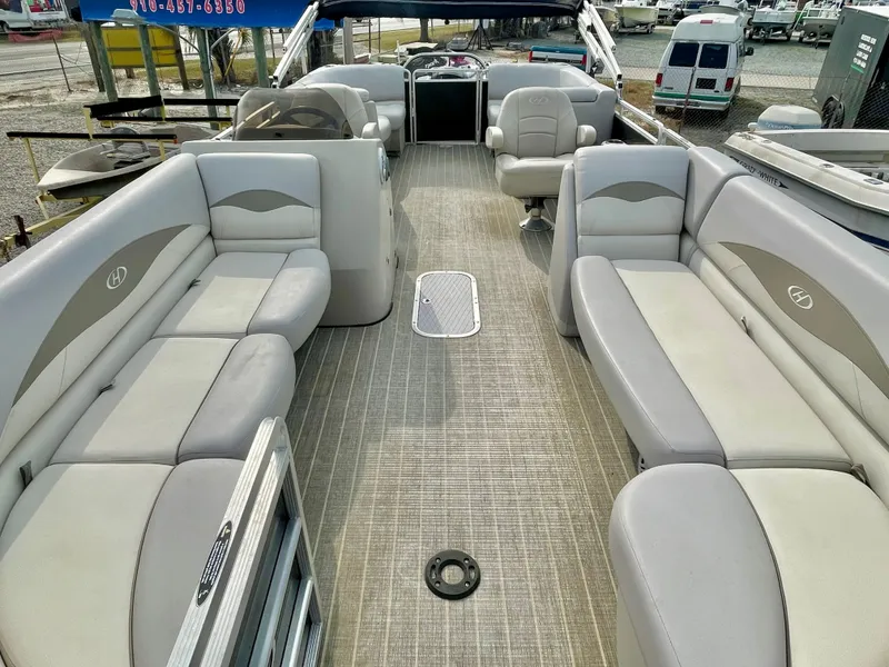 Slide: The Image of Harris Cruiser 240 2016 - 15