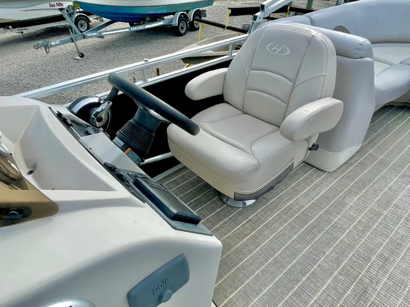 Slide: The Image of Harris Cruiser 240 2016 - 18