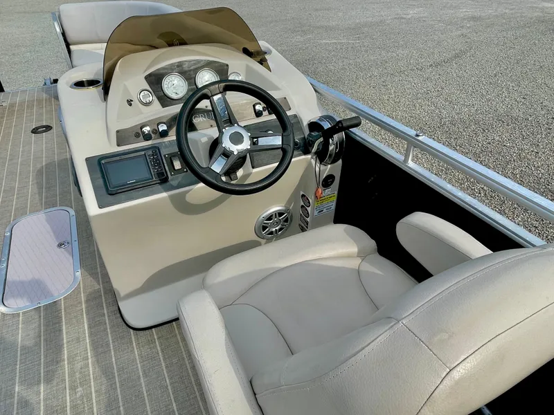 Slide: The Image of Harris Cruiser 240 2016 - 19