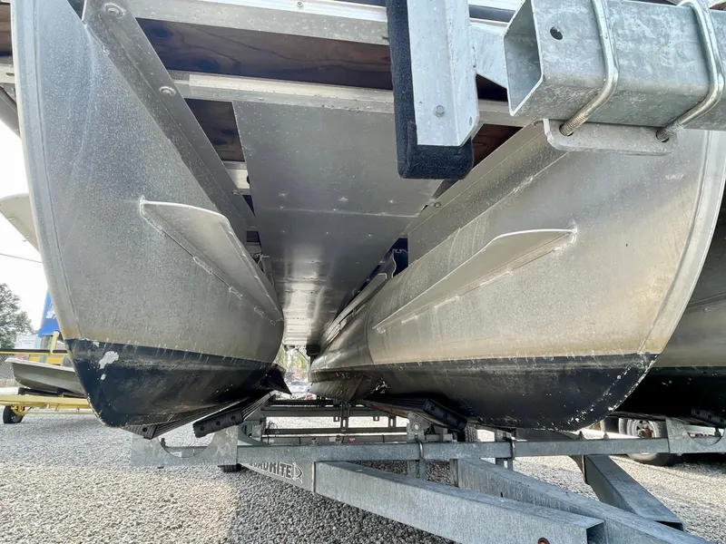 Slide: The Image of Harris Cruiser 240 2016 - 39