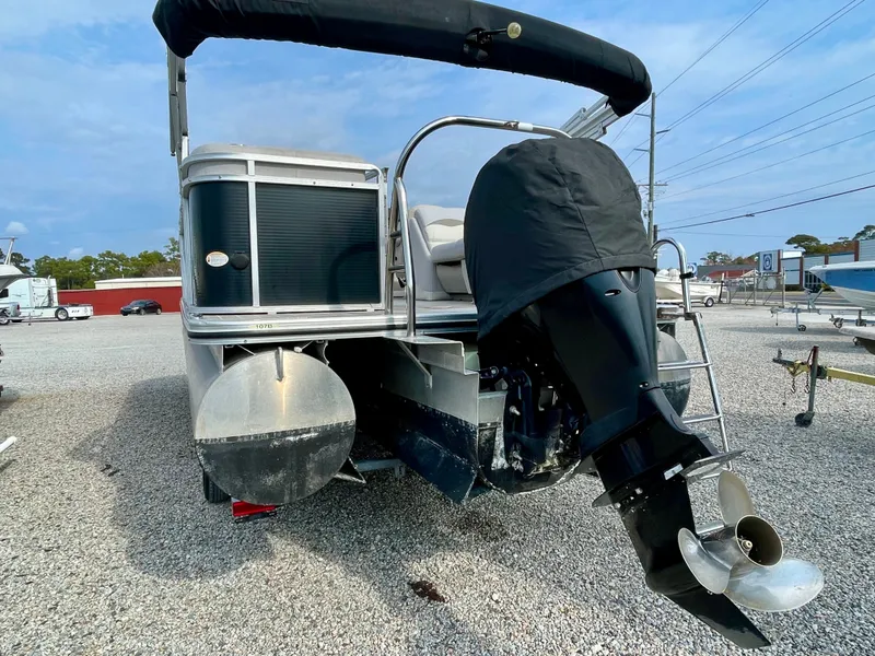 Slide: The Image of Harris Cruiser 240 2016 - 9