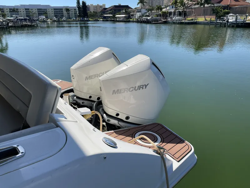 Slide: The Image of Boston Whaler 320 Vantage 2019 - 3