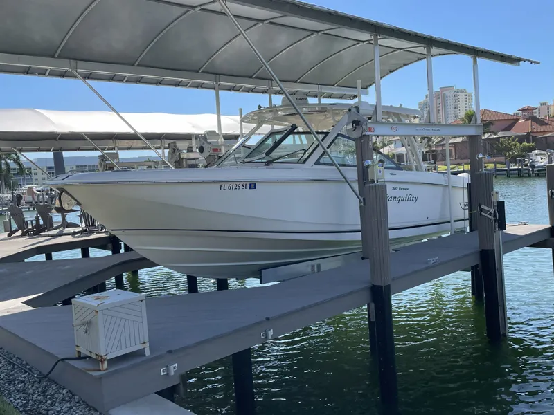 Slide: The Image of Boston Whaler 320 Vantage 2019 - 67