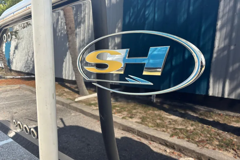 Slide: The Image of 2012 Sea Hunt Gamefish 29 logo on boat exterior. - 36