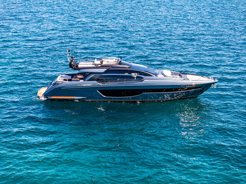 Slide: The Image of Riva 76' Perseo Super 2027 - 16