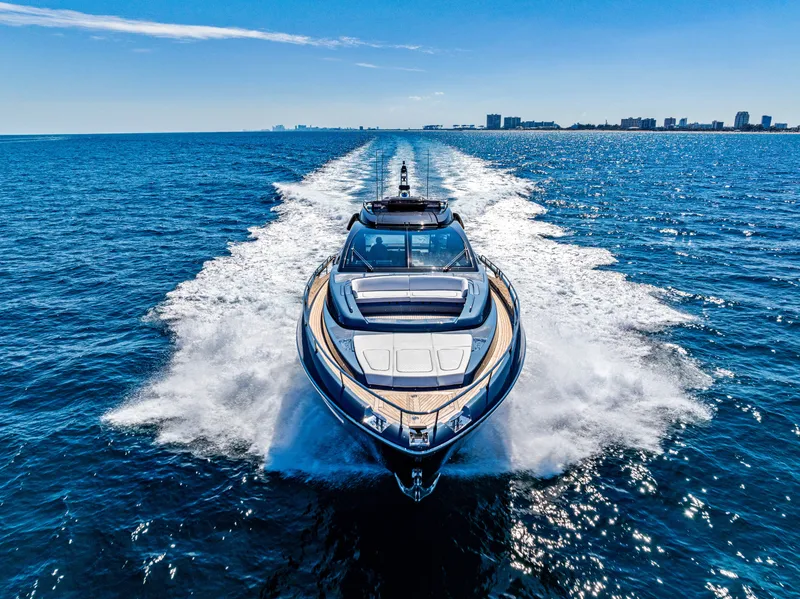 Slide: The Image of Riva 76' Perseo Super 2027 - 22
