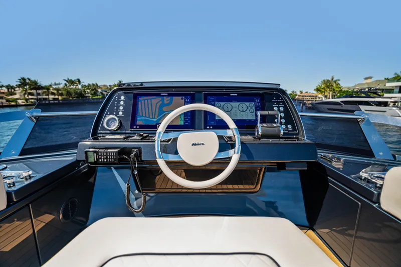 Slide: The Image of Riva 76' Perseo Super 2027 - 35