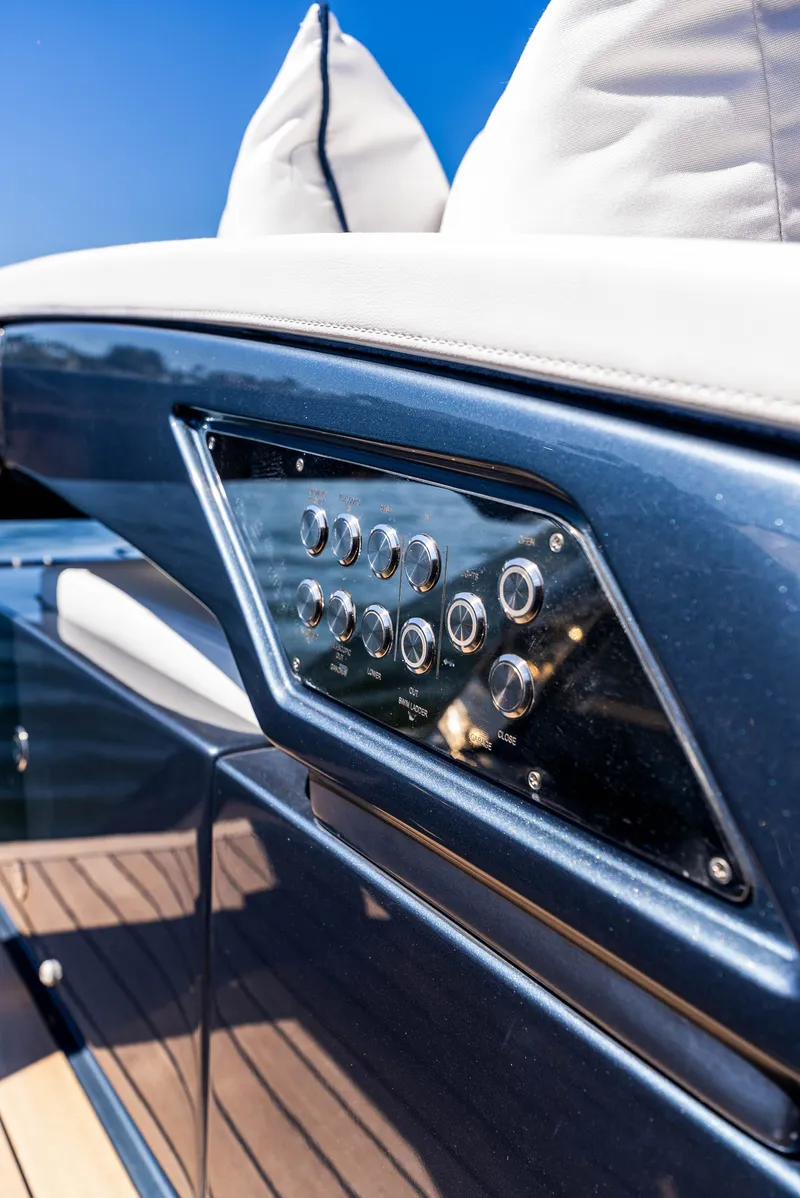 Slide: The Image of Riva 76' Perseo Super 2027 - 36