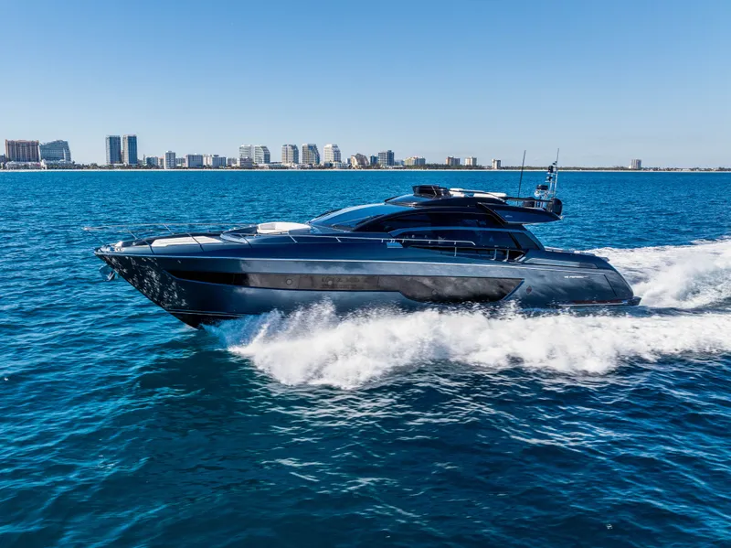 Slide: The Image of Riva 76' Perseo Super 2027 - 4
