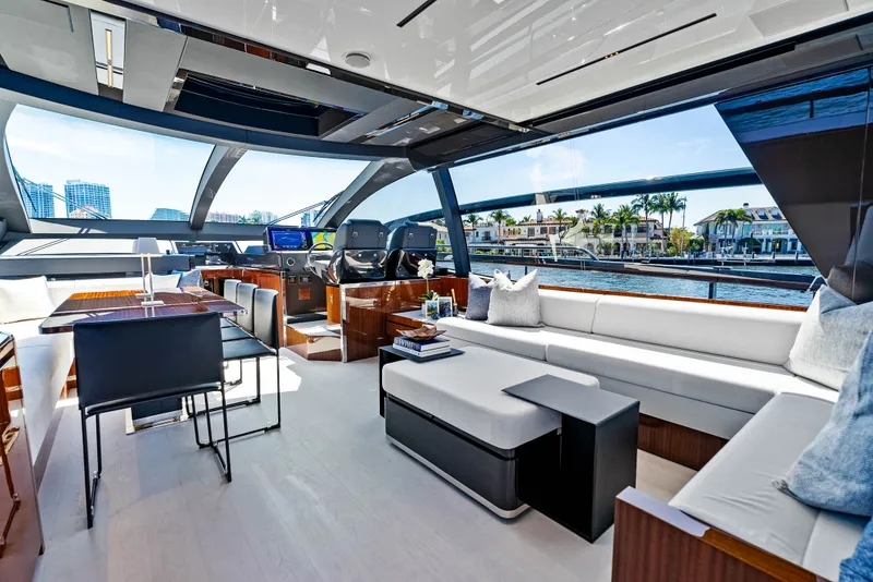 Slide: The Image of Riva 76' Perseo Super 2027 - 43