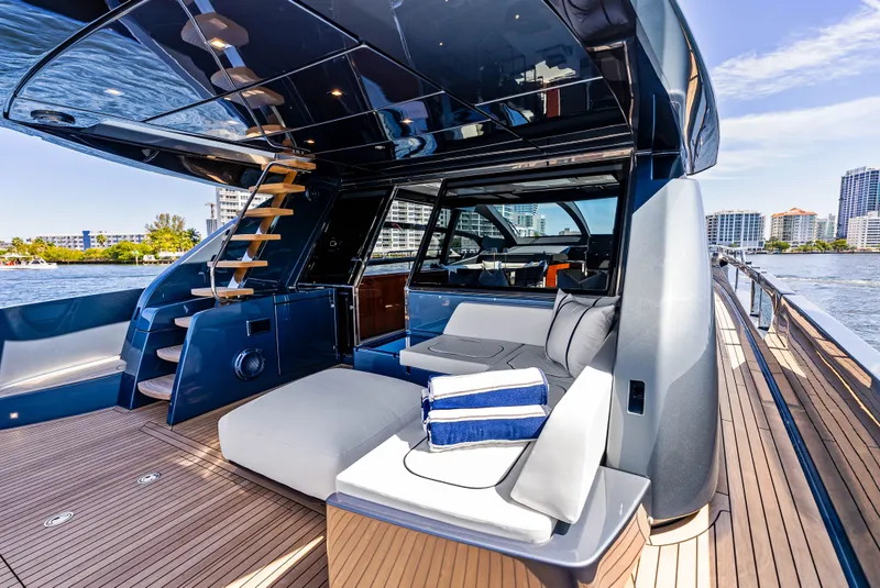 Slide: The Image of Riva 76' Perseo Super 2027 - 49