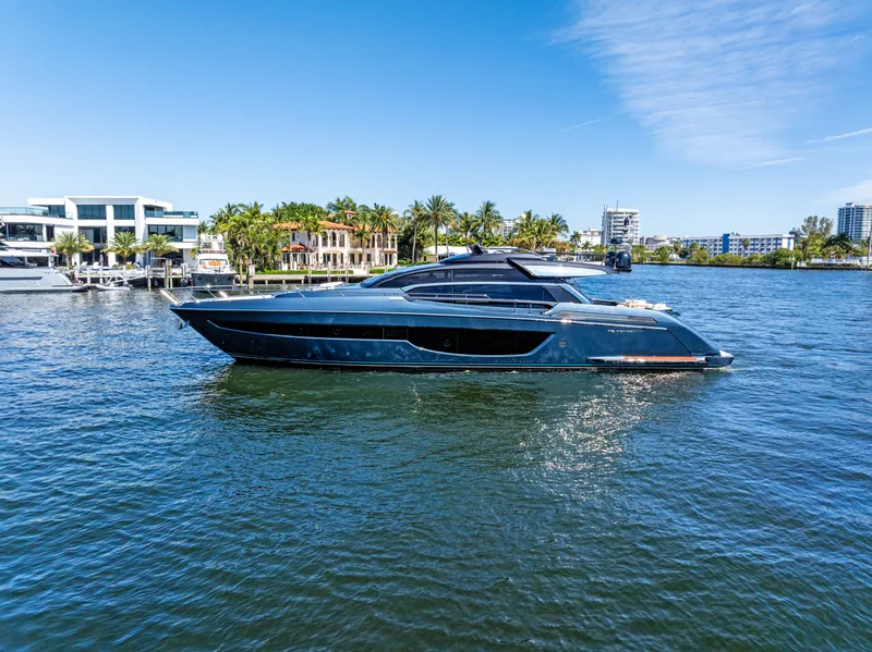 Slide: The Image of Riva 76' Perseo Super 2027 - 9
