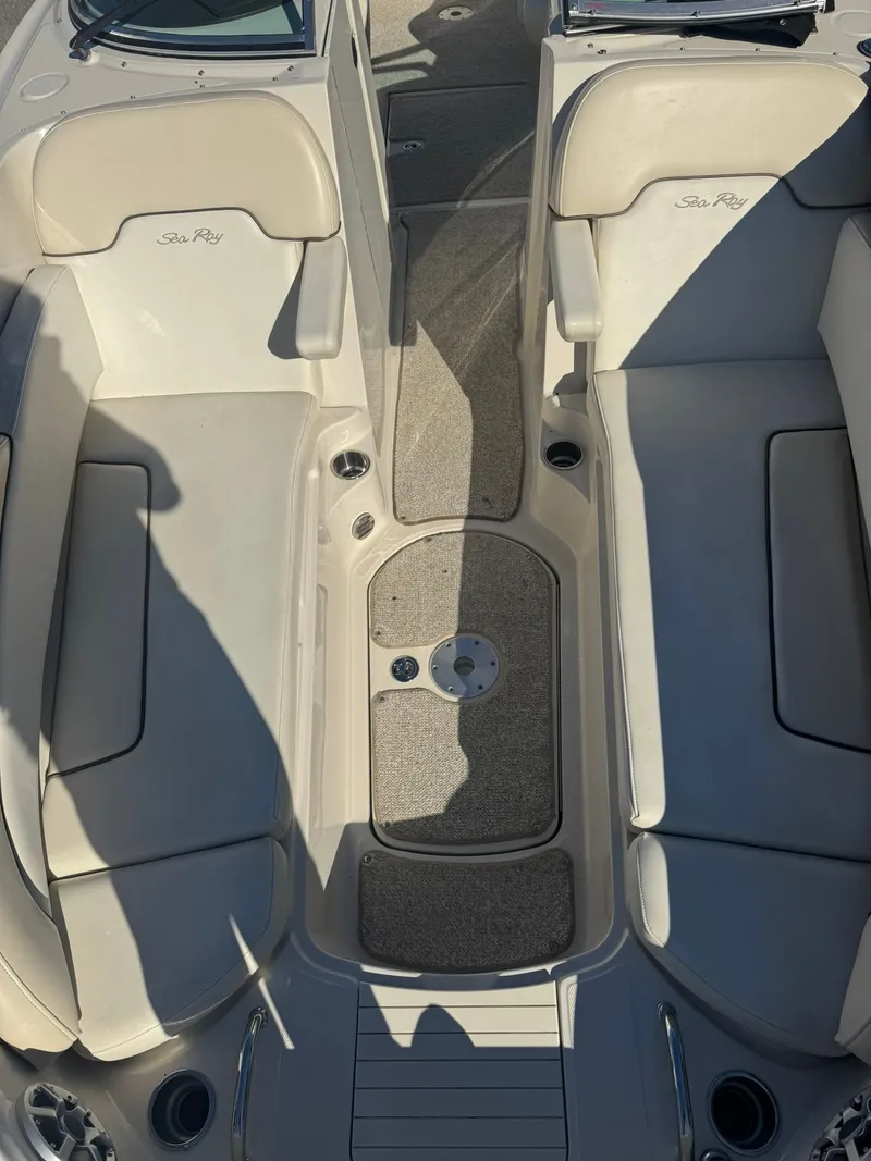 Slide: The Image of Sea Ray 260 Sundeck 2008 - 12