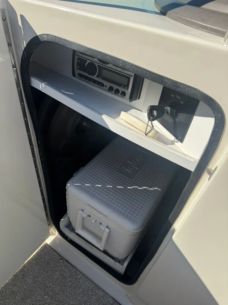 Slide: The Image of Sea Ray 260 Sundeck 2008 - 9