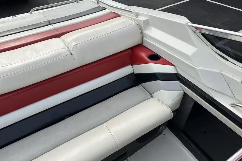 Slide: The Image of 1989 Formula 292 SR-1 boat interior with red, white, and black seating. - 37