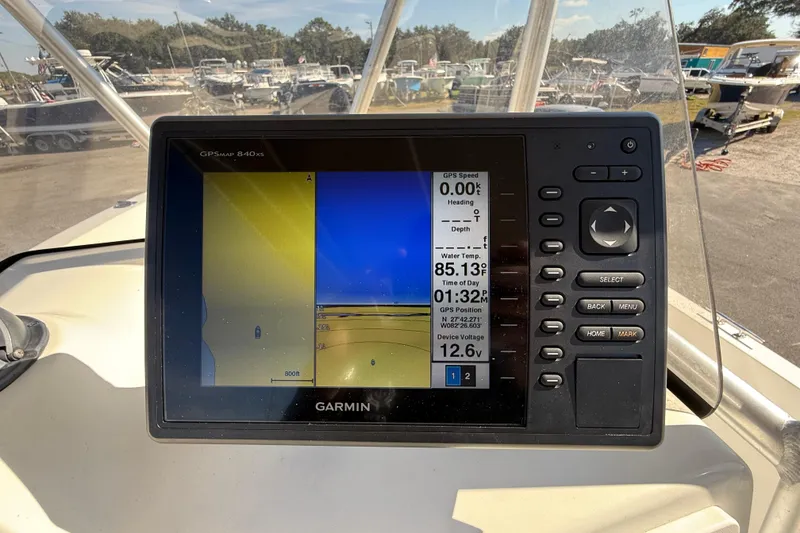 Slide: The Image of Garmin GPS display on 2006 Hydra-Sports Lightning 212 CC boat dashboard. - 31