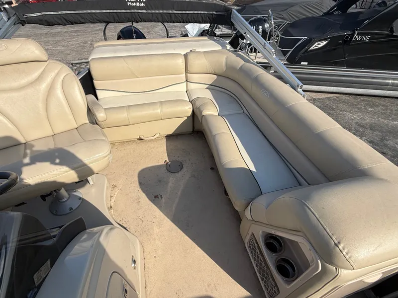 Slide: The Image of Interior of a 2012 Harris Grand Mariner 230 pontoon boat. - 7