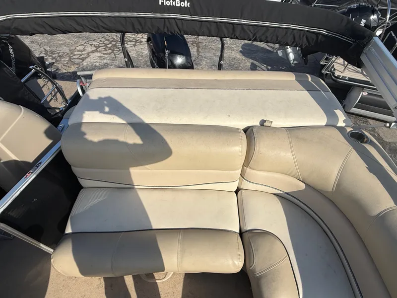 Slide: The Image of Interior of a 2012 Harris Grand Mariner 230 pontoon boat. - 8