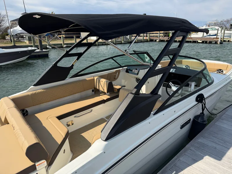 Slide: The Image of Sea Ray SDX 270 Outboard 2026 - 10