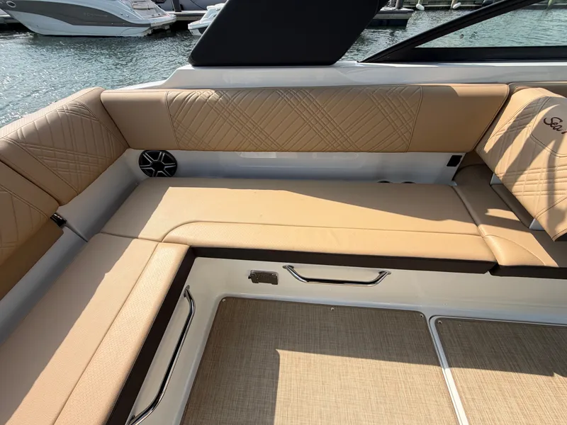 Slide: The Image of Sea Ray SDX 270 Outboard 2026 - 15