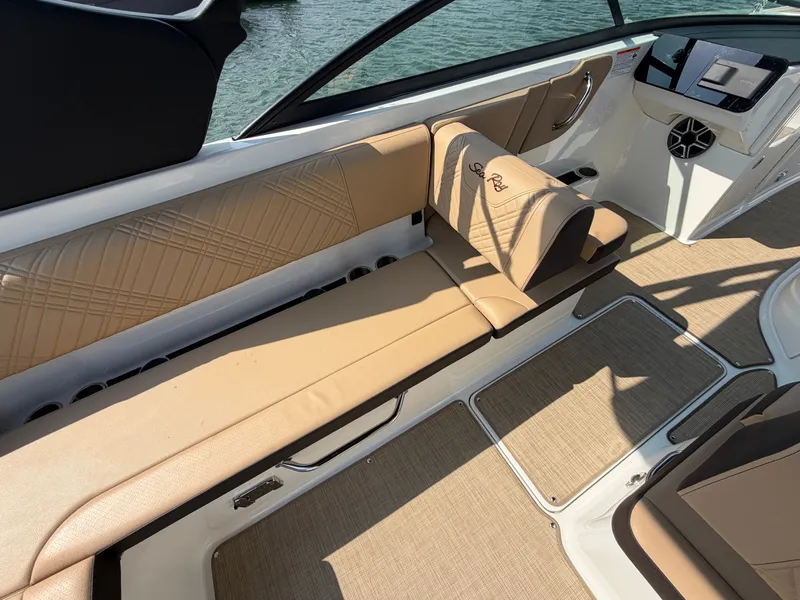 Slide: The Image of Sea Ray SDX 270 Outboard 2026 - 17
