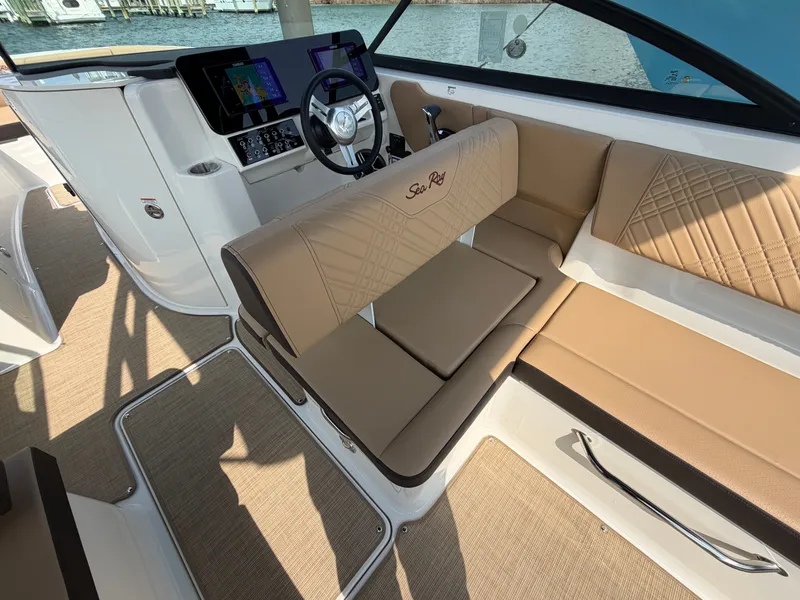 Slide: The Image of Sea Ray SDX 270 Outboard 2026 - 20