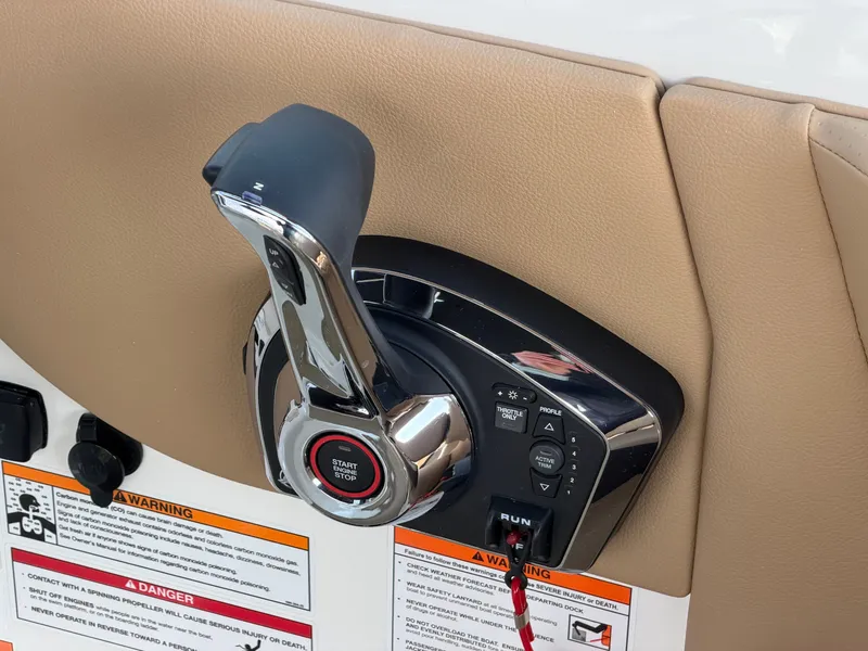 Slide: The Image of Sea Ray SDX 270 Outboard 2026 - 23