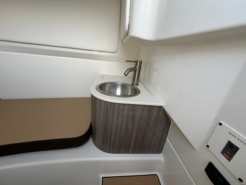 Slide: The Image of Sea Ray SDX 270 Outboard 2026 - 25