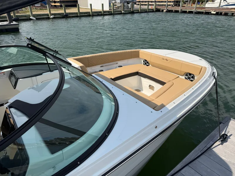 Slide: The Image of Sea Ray SDX 270 Outboard 2026 - 28