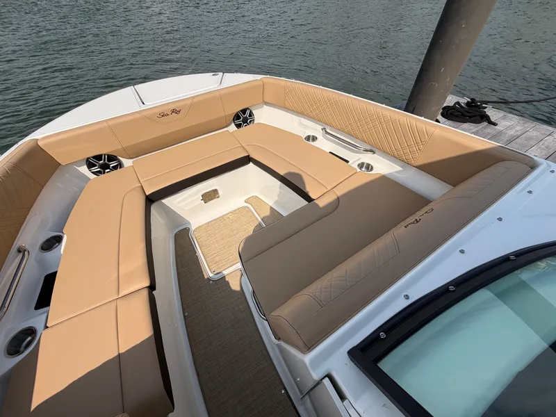 Slide: The Image of Sea Ray SDX 270 Outboard 2026 - 29