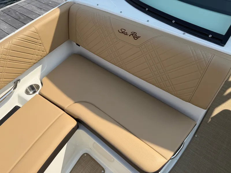 Slide: The Image of Sea Ray SDX 270 Outboard 2026 - 31