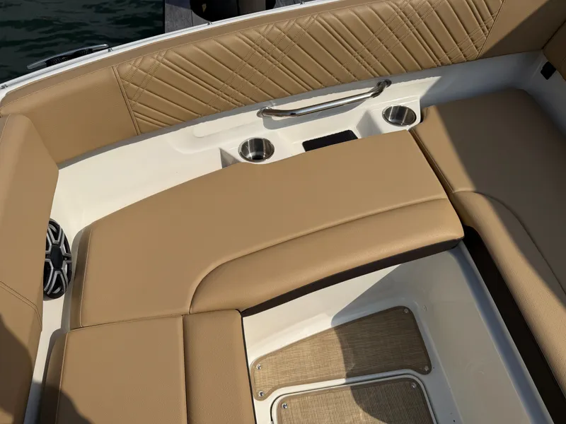 Slide: The Image of Sea Ray SDX 270 Outboard 2026 - 32