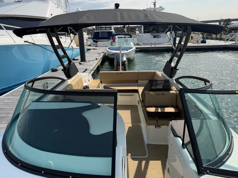 Slide: The Image of Sea Ray SDX 270 Outboard 2026 - 35
