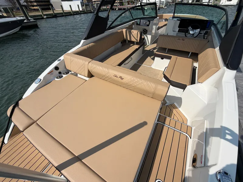 Slide: The Image of Sea Ray SDX 270 Outboard 2026 - 9