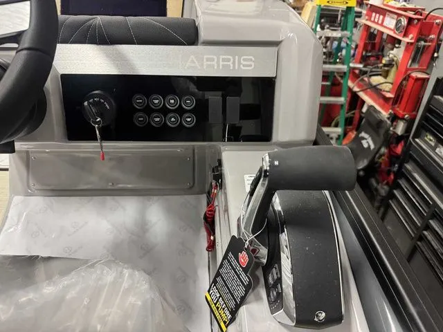 Slide: The Image of Harris Grand Mariner 250 2026 - 4