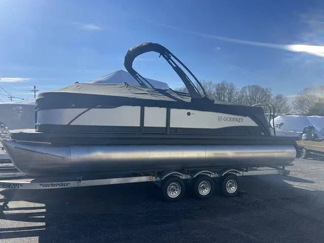 The Image of Godfrey Monaco 235ULC 2026 - 1