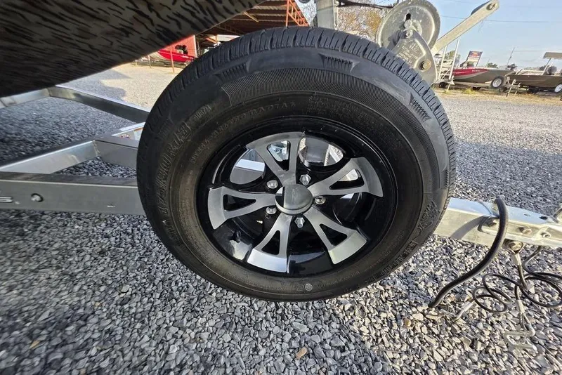 Slide: The Image of Yamaha marine fuel/water separator in 2026 Xpress X18DB boat. - 22