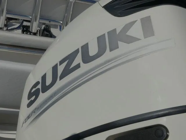 Slide: The Image of NauticStar 1900XS Offshore 2015 - 11