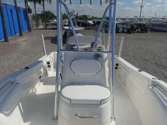 Slide: The Image of NauticStar 1900XS Offshore 2015 - 14