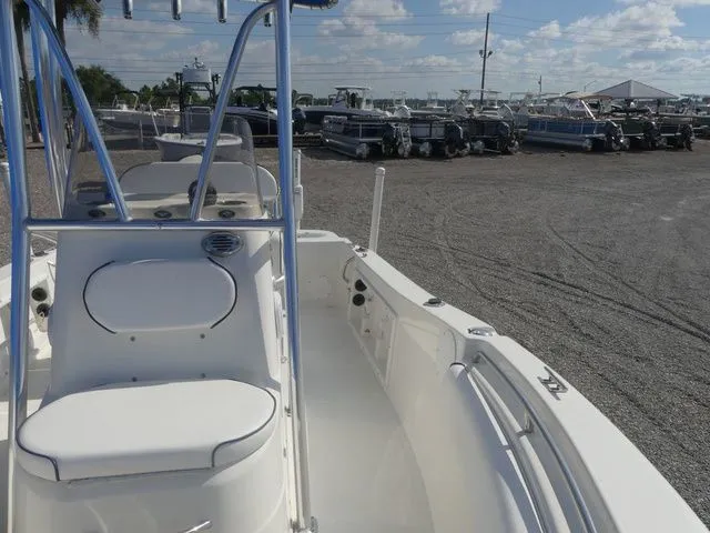 Slide: The Image of NauticStar 1900XS Offshore 2015 - 17