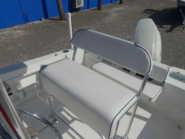 Slide: The Image of NauticStar 1900XS Offshore 2015 - 18